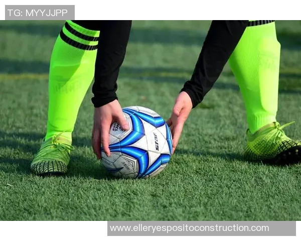 河床与拉普拉塔的激烈对决展现足球魅力与激情的巅峰对抗